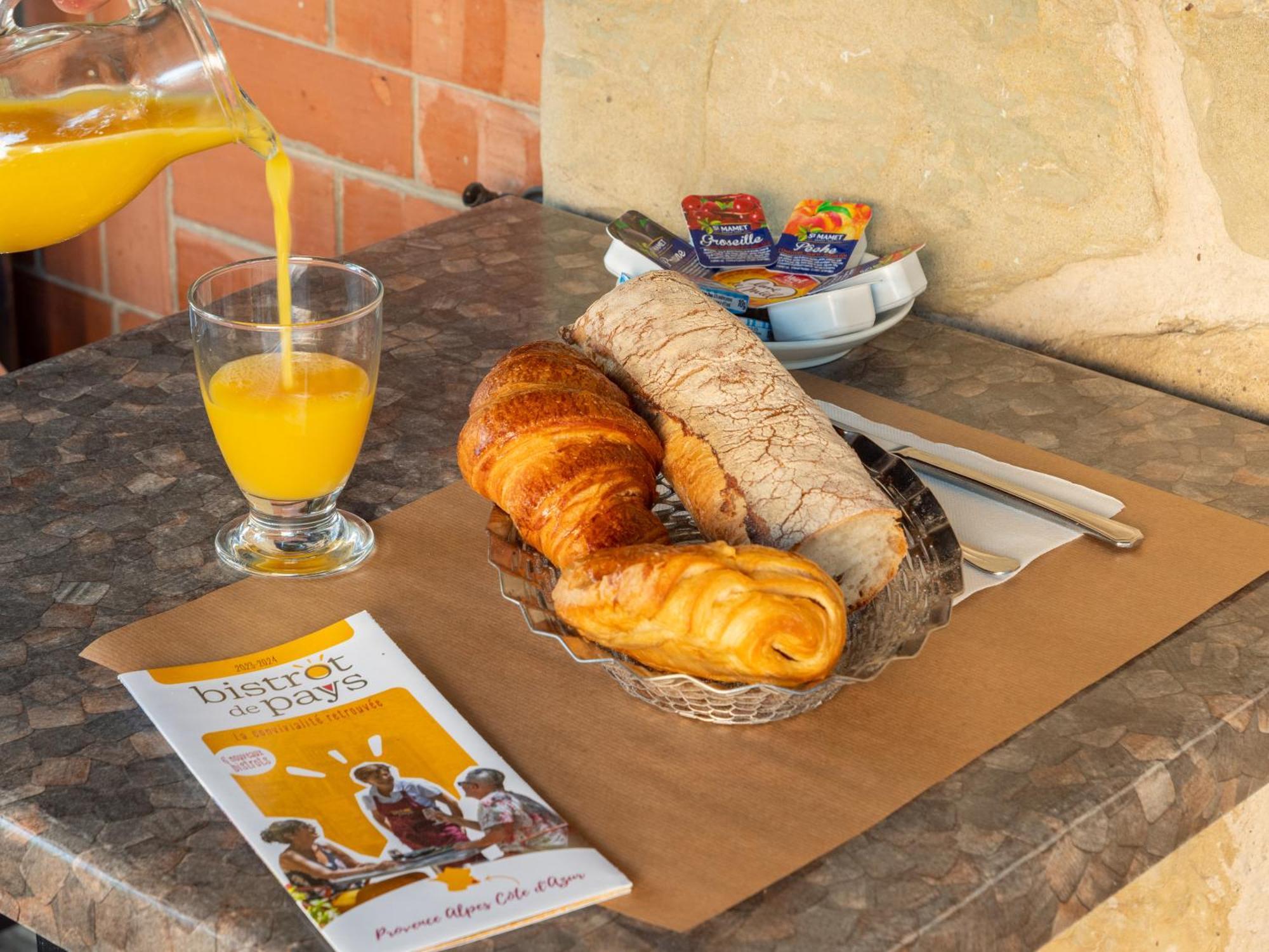 Logis Hotel Beausejour Berre-les-Alpes Luaran gambar