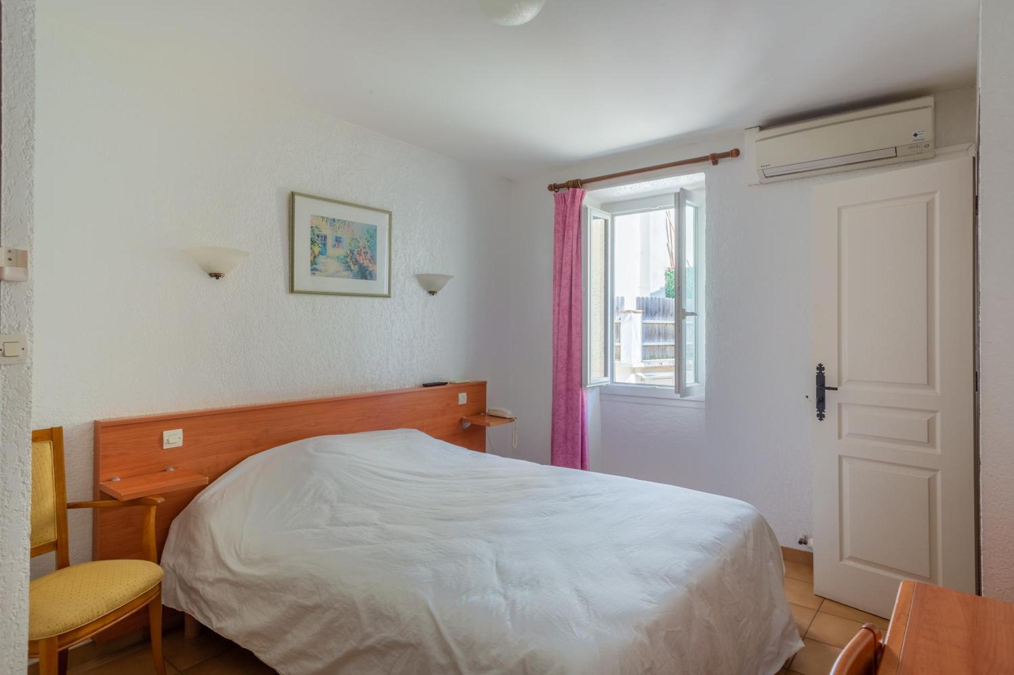 Logis Hotel Beausejour Berre-les-Alpes Luaran gambar